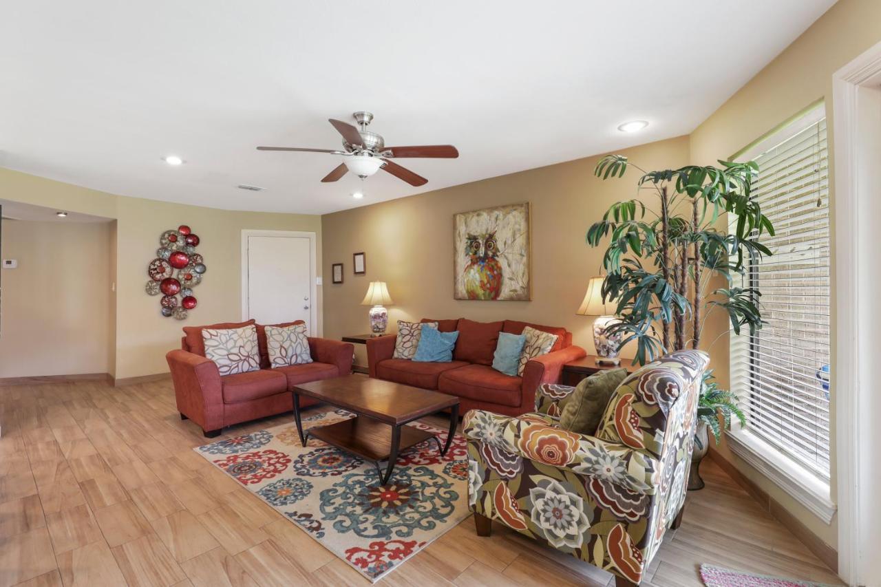Ground Floor Beachfront Beauty! Steps To The Beach And Pool South Padre Island Buitenkant foto