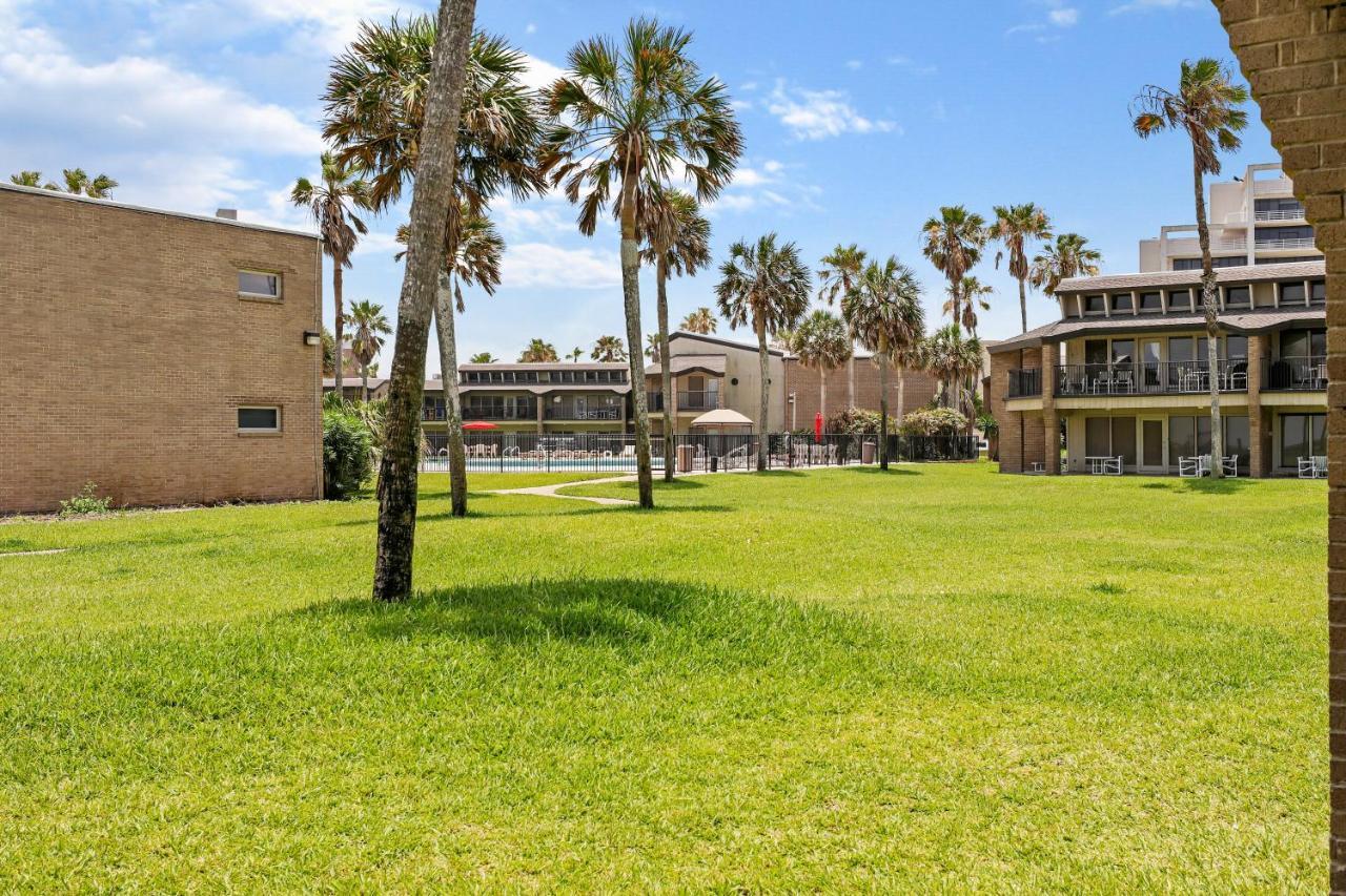 Ground Floor Beachfront Beauty! Steps To The Beach And Pool South Padre Island Buitenkant foto