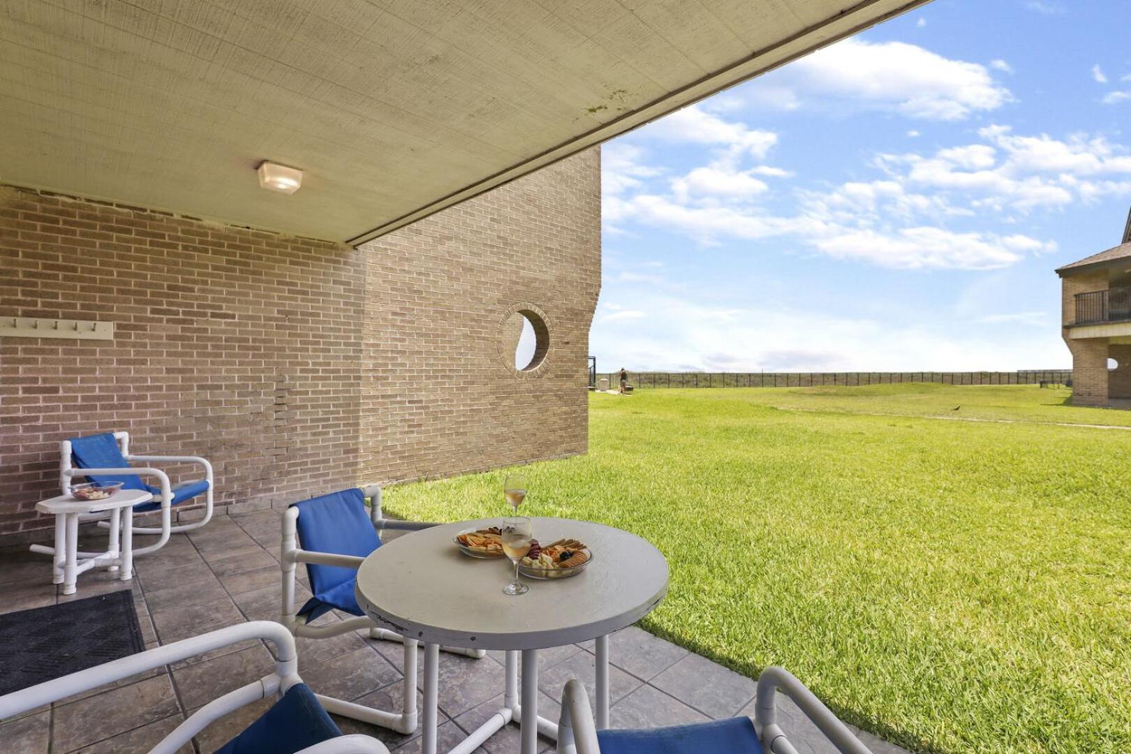 Ground Floor Beachfront Beauty! Steps To The Beach And Pool South Padre Island Kamer foto