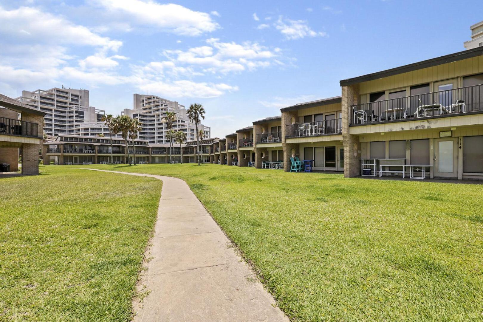 Ground Floor Beachfront Beauty! Steps To The Beach And Pool South Padre Island Kamer foto